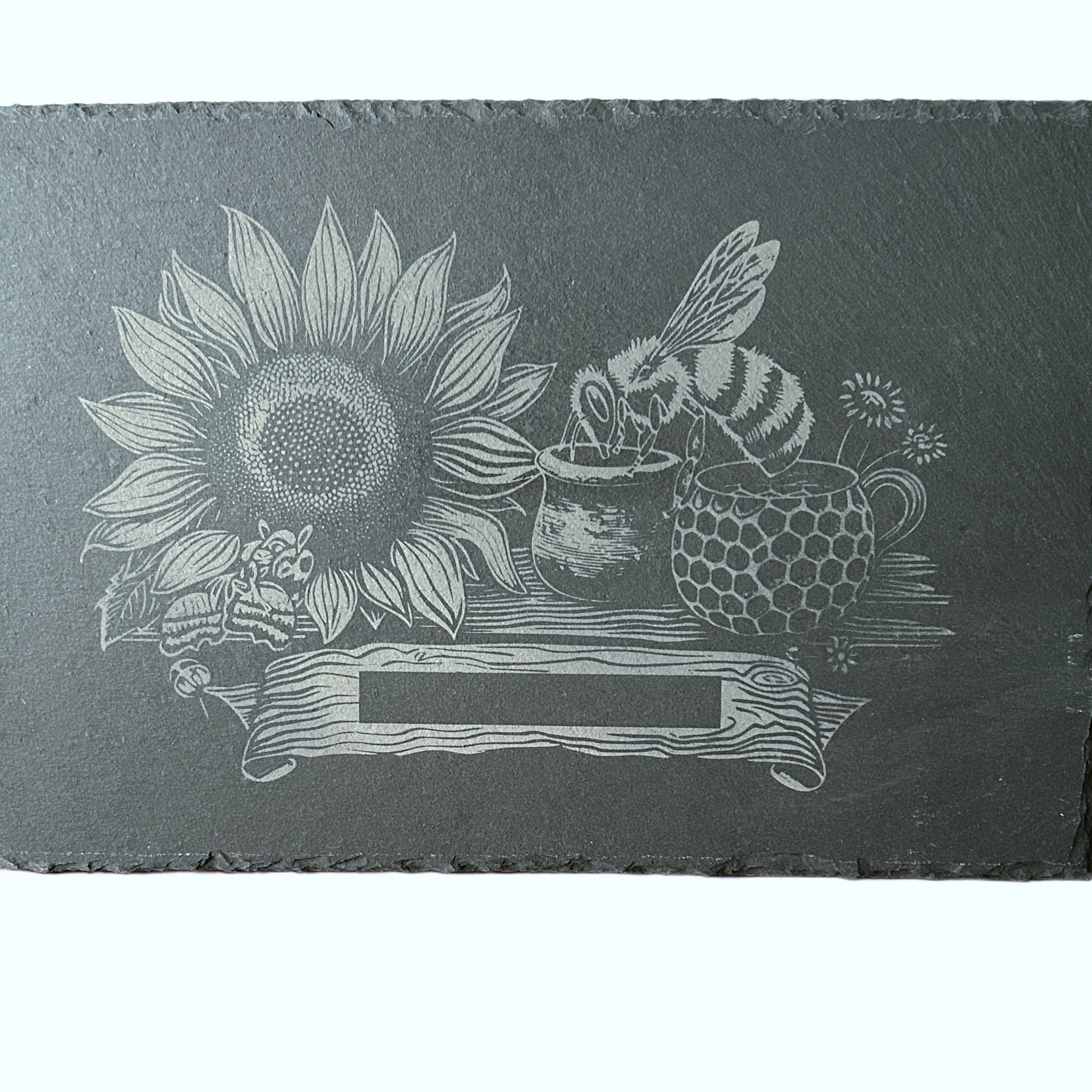 WAS Germany Naturschiefer-Servierplatte, mit Biene und Sonnenblume, Schiefertafel personalisierbar mit Gravur 30 × 20 x 0,6 cm, für Käse, Sushi und Antipasti