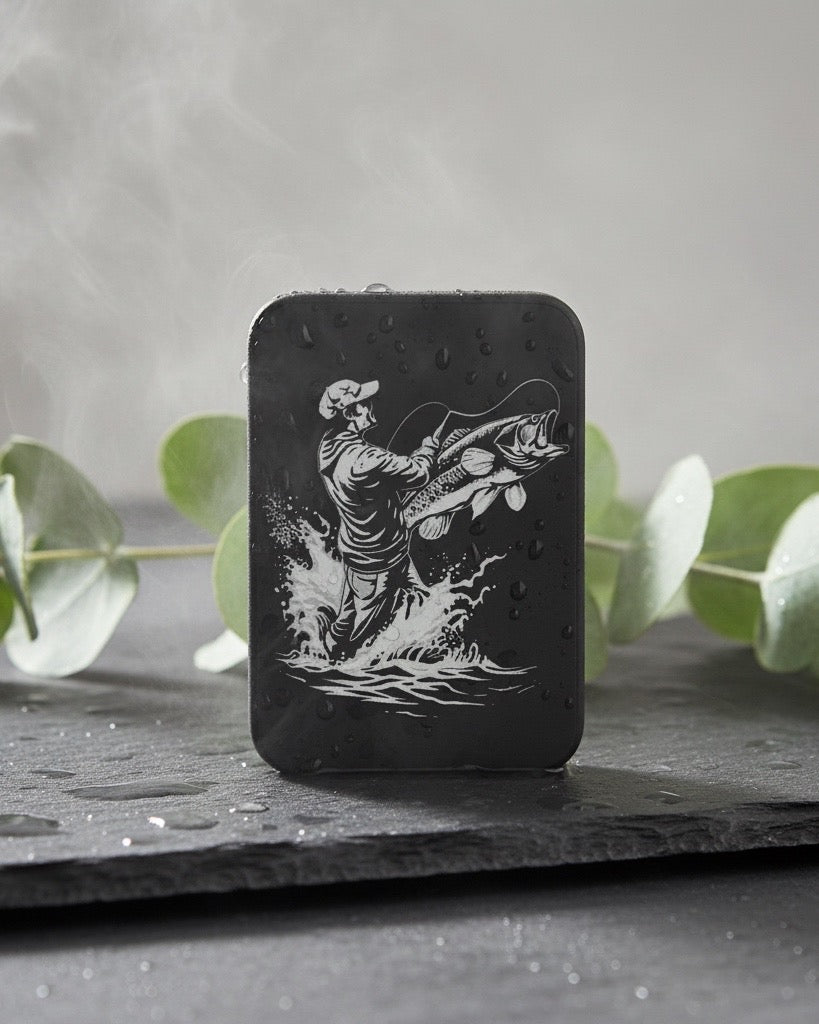 Nathan Metalldose mit Spielkarten, Schwarz, mit verschiedenen Motiven Lasergravur, Rechteckig, 9.5 x 6.5 x 3 cm, Geschenk