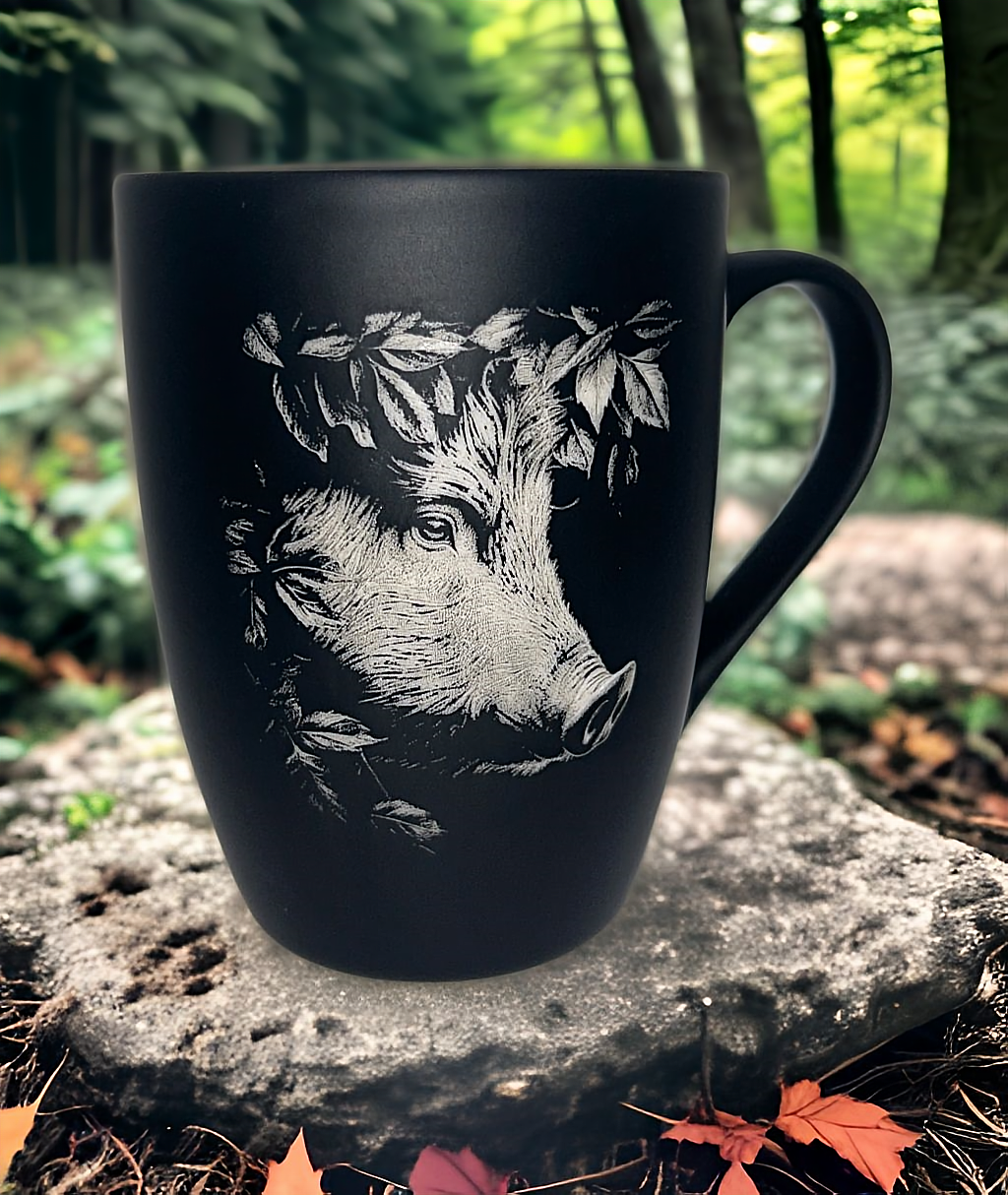 Tasse mit Gravur/auf Wunsch auch mit Text/gummierte Oberfläche/Farbe Schwarz/Porzellan/Personalisiert/Geschenk/mit Verschiedenen-Motiven in Geschenkverpackung/ Hobby
