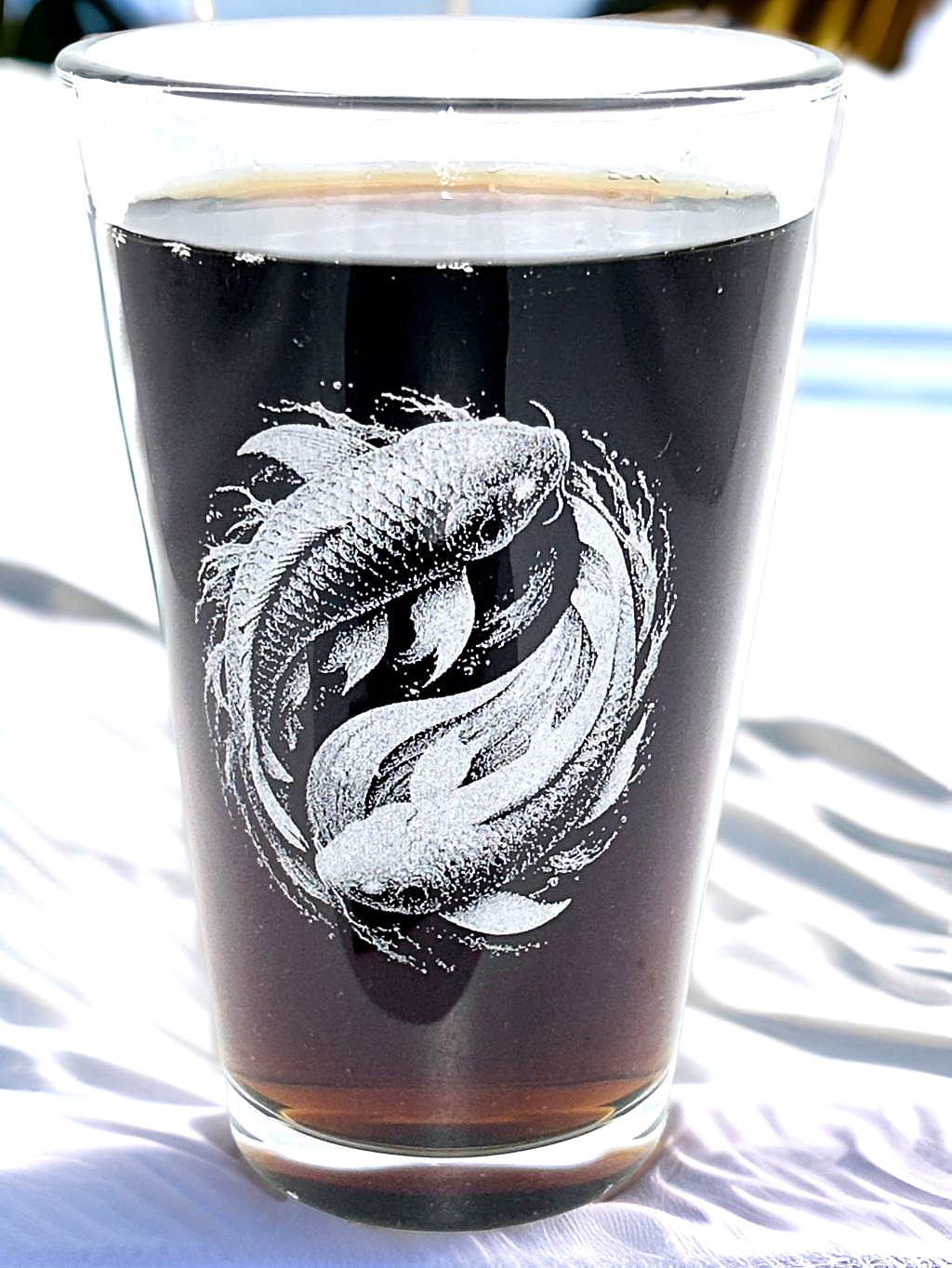 Designerglas mit  Gravur, 300 ml, verschiedene Motive mit weißer Gravur, Spülmaschinengeeignet, mit persönlichem Text gestalten