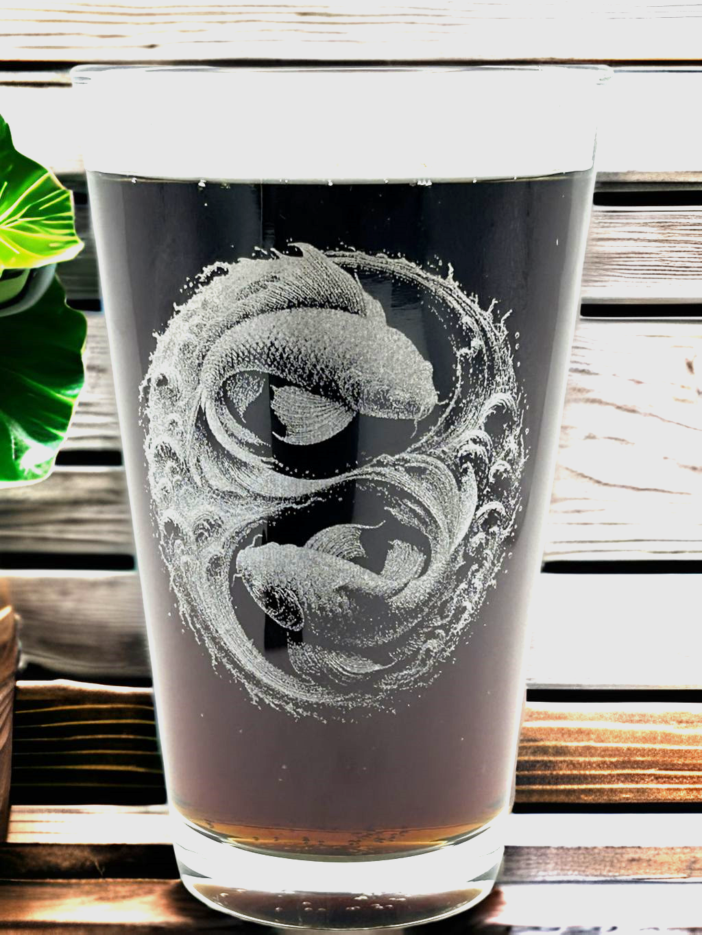 Designerglas mit  Gravur, 300 ml, verschiedene Motive mit weißer Gravur, Spülmaschinengeeignet, mit persönlichem Text gestalten