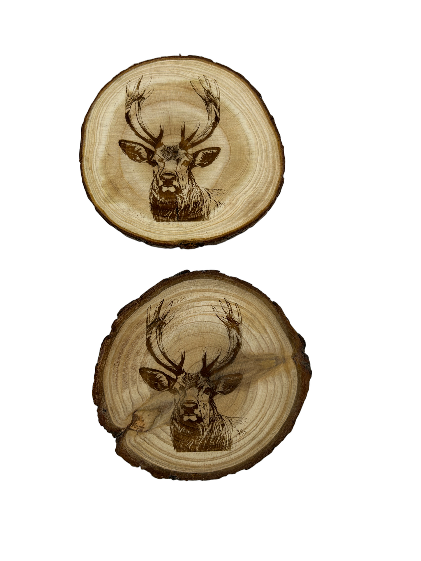 Rustikale Holzscheiben mit Hirsch-Gravur, Naturholz Untersetzer, 10cm Baumscheiben, 2 Stück