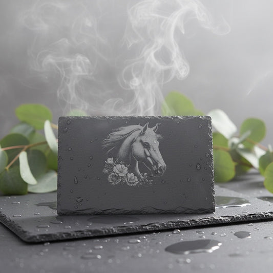 WAS Germany  Naturschiefer-Servierplatte, mit Pferd - Blumen-Motiv, Schiefertafel personalisierbar mit Gravur 30 × 20 x 0,6 cm, Rechteckig,  für Käse, Sushi und Antipasti